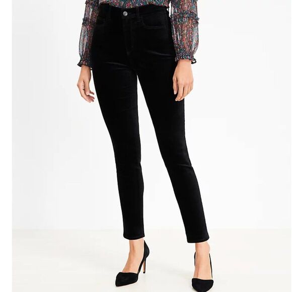 Ann Taylor Pants - Ann Taylor Sculpting Mid Rise Curvy Black Velvet Skinny Pants SIZE 12
